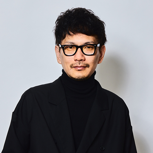 川端 康介
